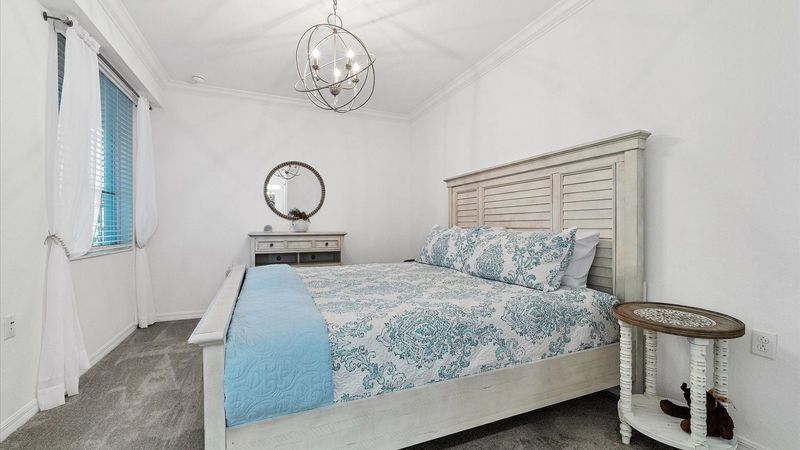 King Master Bedroom with ensuite
40 inch smart tv for streaming