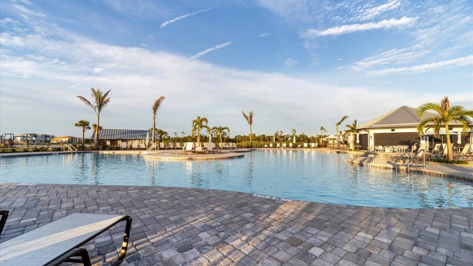 Clubhouse Pool