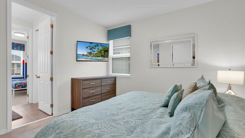 King Bedroom 3 (Angle)
43" Roku TV