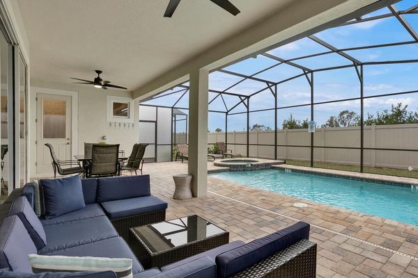 Patio Dining (Angle)