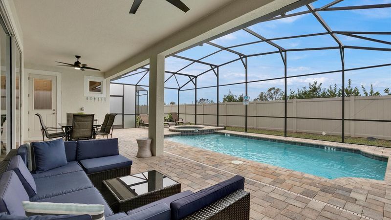 Patio Dining (Angle)