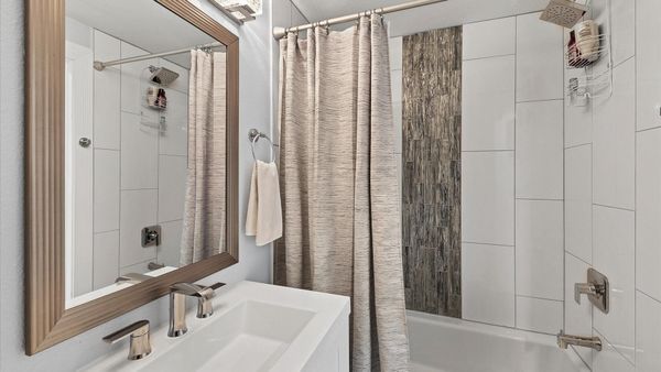 Full bathroom downstairs