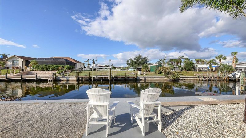 Relax by the water, watch for all sorts of birds and sealife (Boat lift not available)