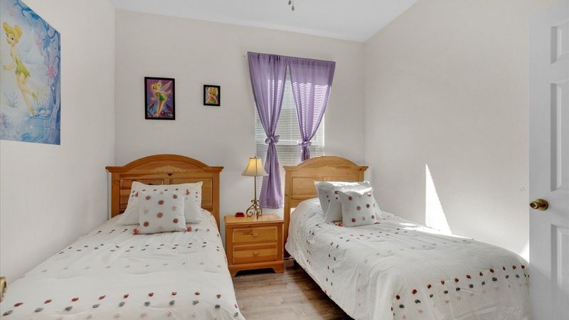Two Twins Bedroom 4