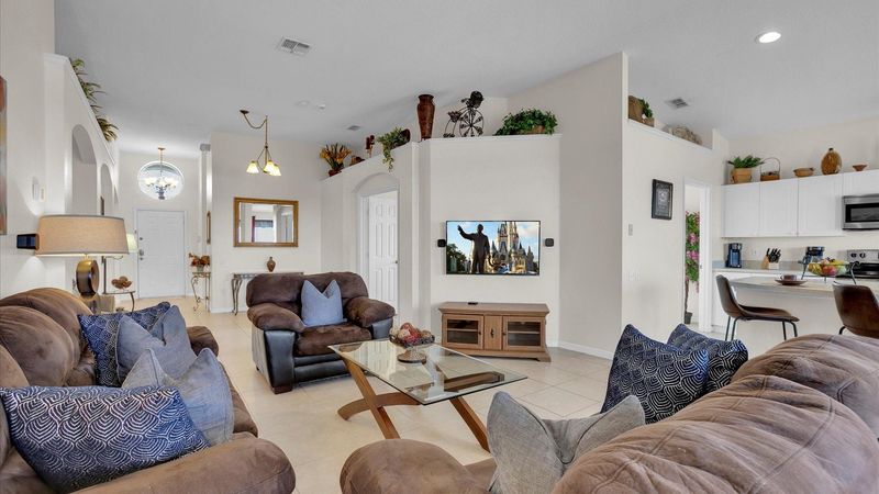 Living Room
50" TV
Surround Sound