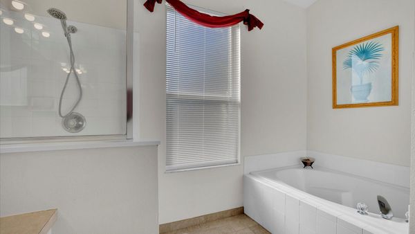 Master King Bathroom 1 (Angle)
