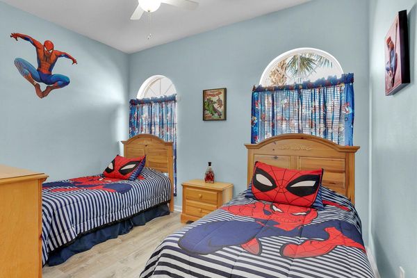 Two Twins Bedroom 3
Spiderman Theme
24" Roku TV