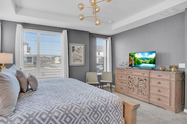 Master King Bedroom 1 (Angle)
40" Smart TV