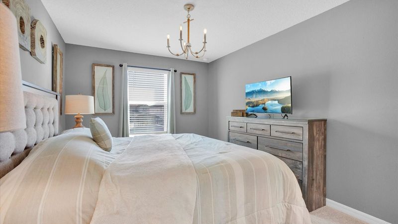 King Suite Bedroom 2 (Angle)
40" Smart TV