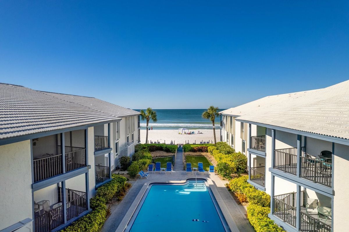 Pool & Beach View