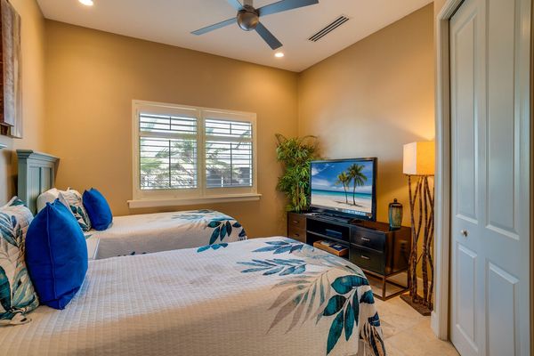 Bedroom 3 - 2 Twin Beds