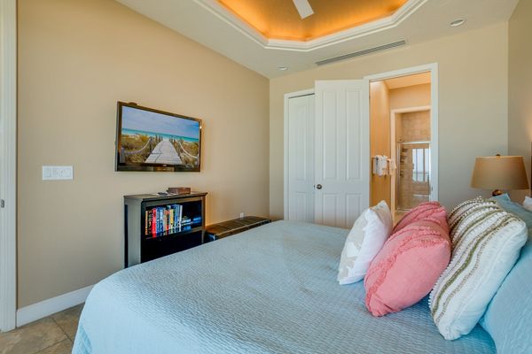 Primary Bedroom - King Bed