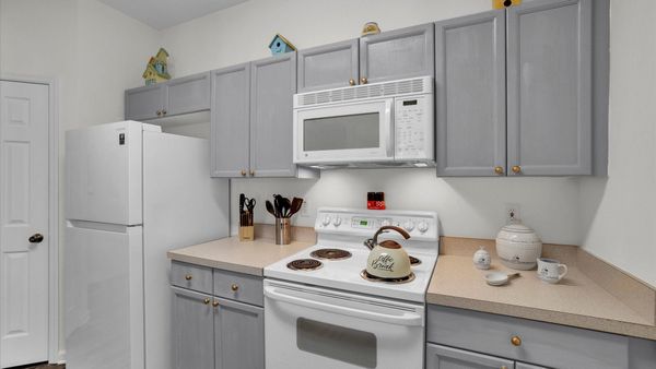 Kitchen (Angle)