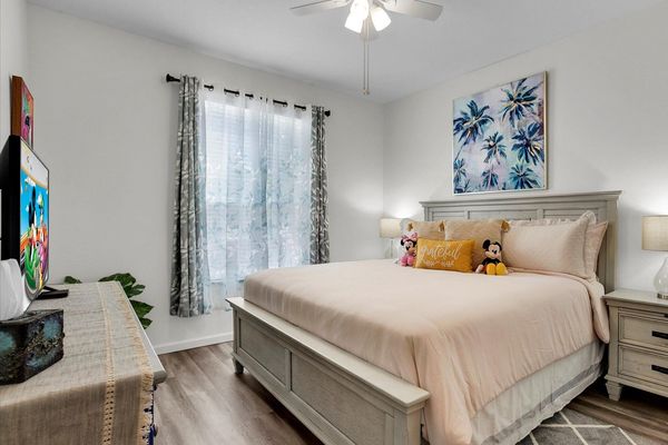 Master King Bedroom 1
Attached Bathroom