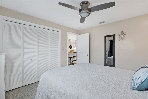 Guest bedroom - Queen