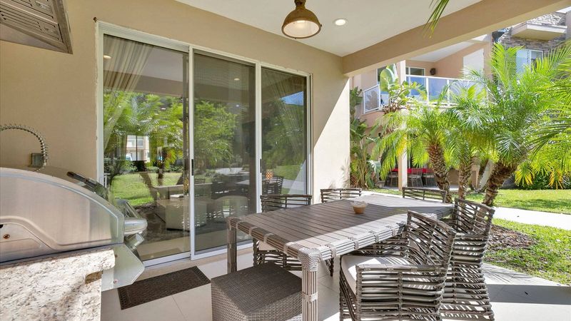 Patio Dining (Angle)