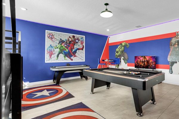 Game Room/Bedroom 8 (Angle 2)
50" Roku TV
Pool Table
Air hockey