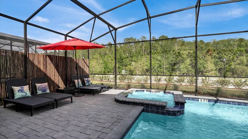 Spa/Pool (Angle)