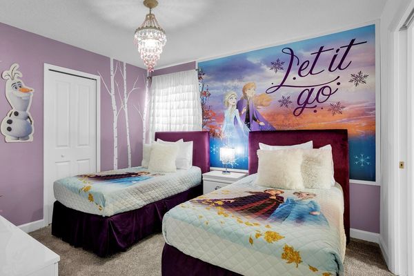 Two Twins Bedroom 4 Upstairs
Shared Bathroom
Frozen Theme