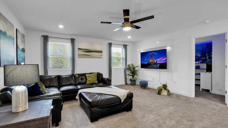 Loft
65" Smart TV