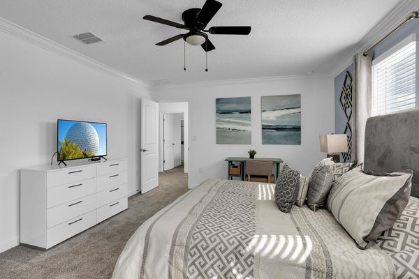 Master King Bedroom 1 (Angle)
40" Roku TV