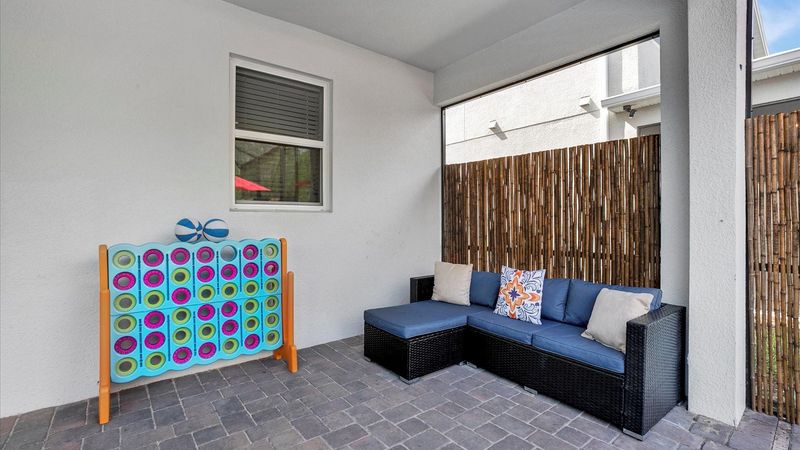 Patio Dining (Angle)