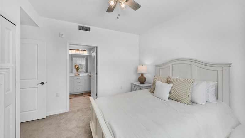 Second bedroom with guest bathroom access
