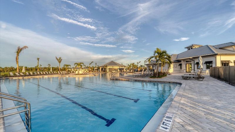 Heritage Landing clubhouse community pool