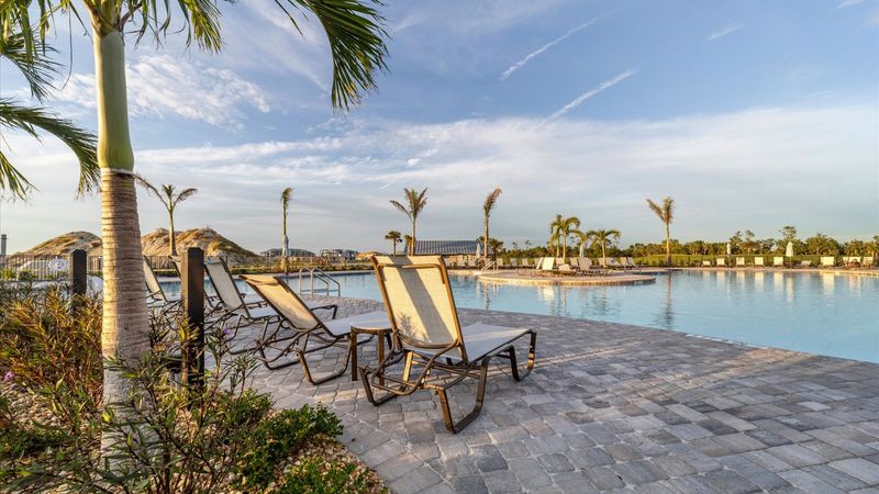 Heritage Landing clubhouse community pool