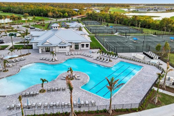Heritage Landing clubhouse community pool