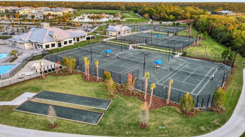 Heritage Landing clubhouse Tennis and Pickleball courts
