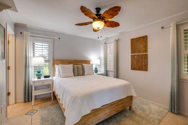 Bedroom 2 - Queen Bed