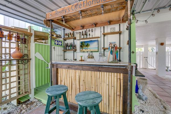 Outdoor Bar Area