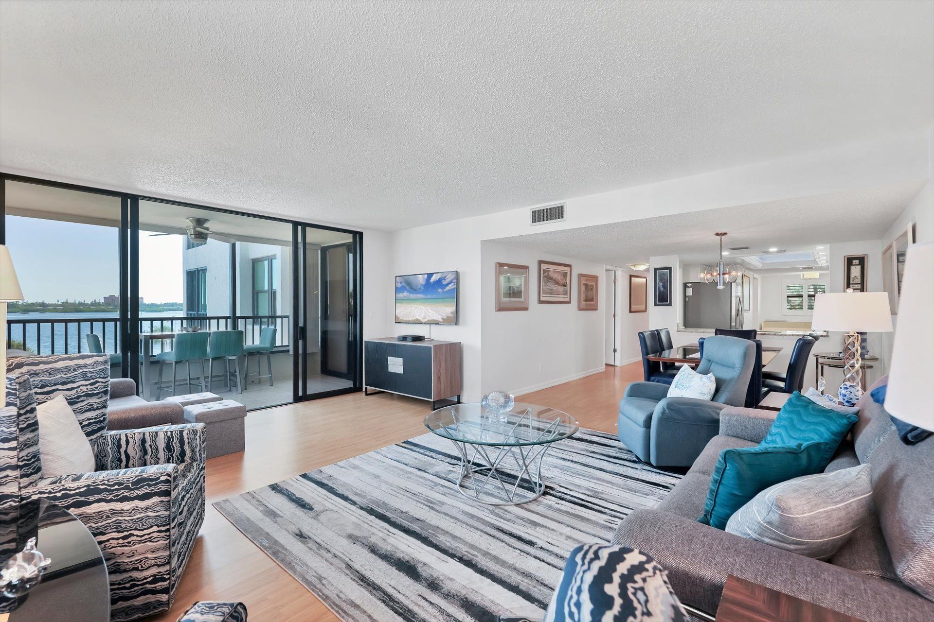 Beautiful 2 bedroom, 2 bathroom condo on Siesta Key