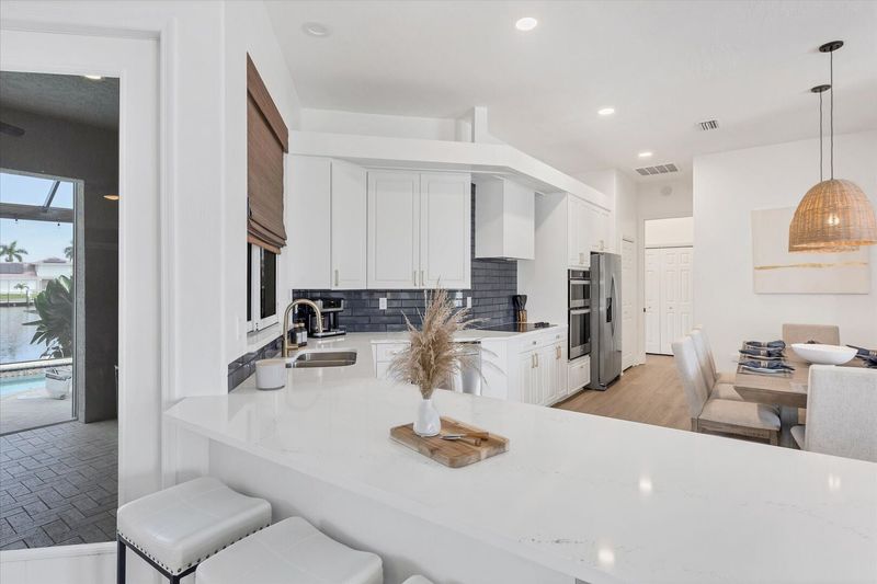 Spacious and bright kitchen