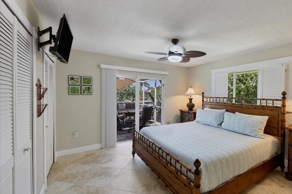 Second bedroom with king bed and lanai access