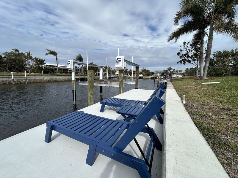 (Boat lift not available)