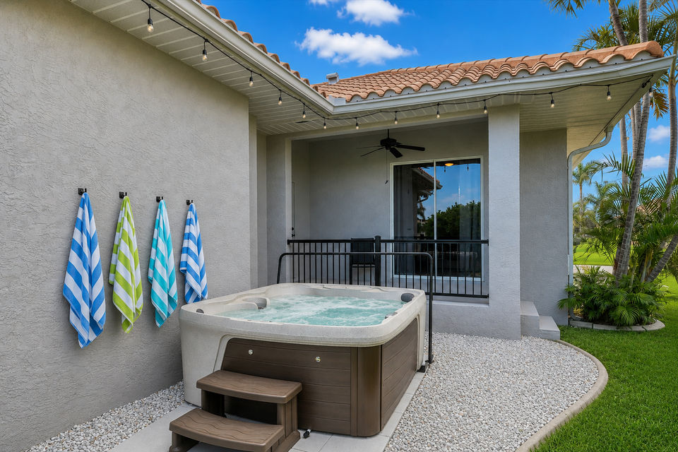 Standalone hot tub. Relax and unwind