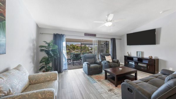 Spacious and bright living room