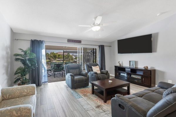 Spacious and bright living room