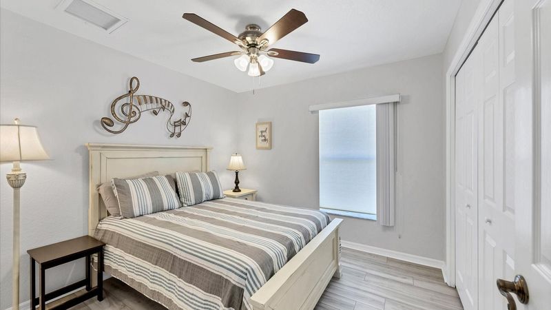 Queen bedroom