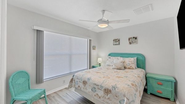 Queen bedroom