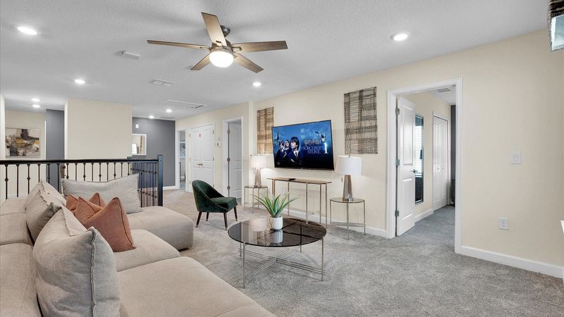 Loft
65" Smart TV
