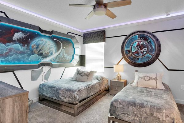 Twin/Double Bedroom 3 Upstairs
Shared Bathroom
Starwars Theme