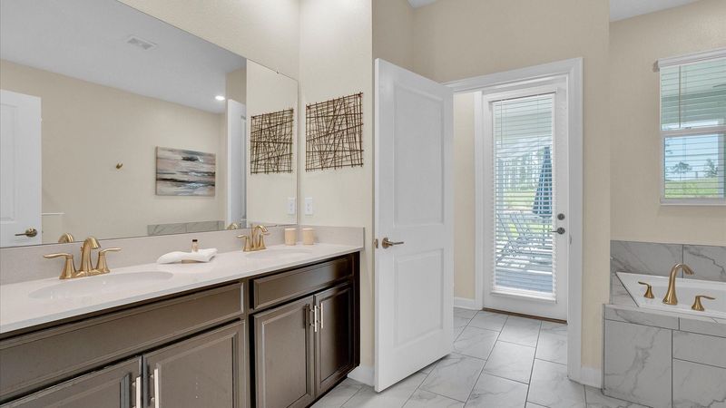 Master King Bathroom  Downstairs 1