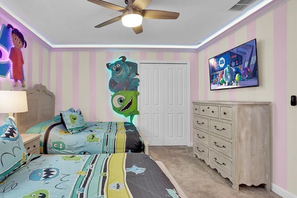 Twin Double Bedroom 5 (Angle)
50" Smart TV