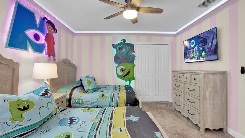 Twin Double Bedroom 5 (Angle)
50" Smart TV