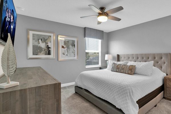 King Bedroom 6 Upstairs
Shared Bathroom