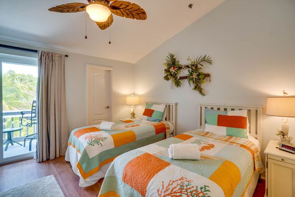 Bedroom 2 - 2 Twin Beds