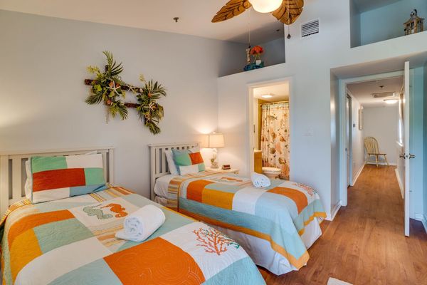 Bedroom 2 - 2 Twin Beds